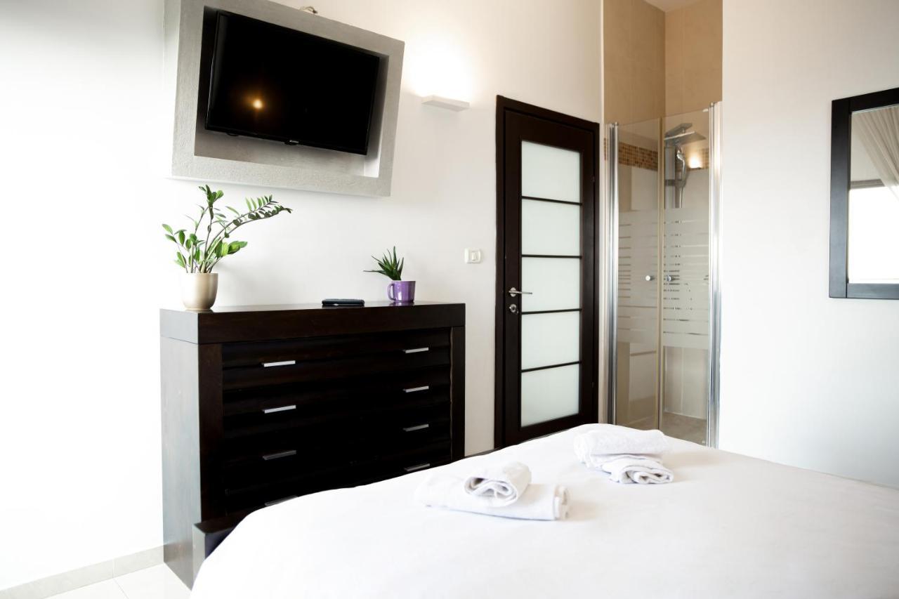 Sea View Apartment Prime Location On The Beach Tel Aviv Exterior photo
