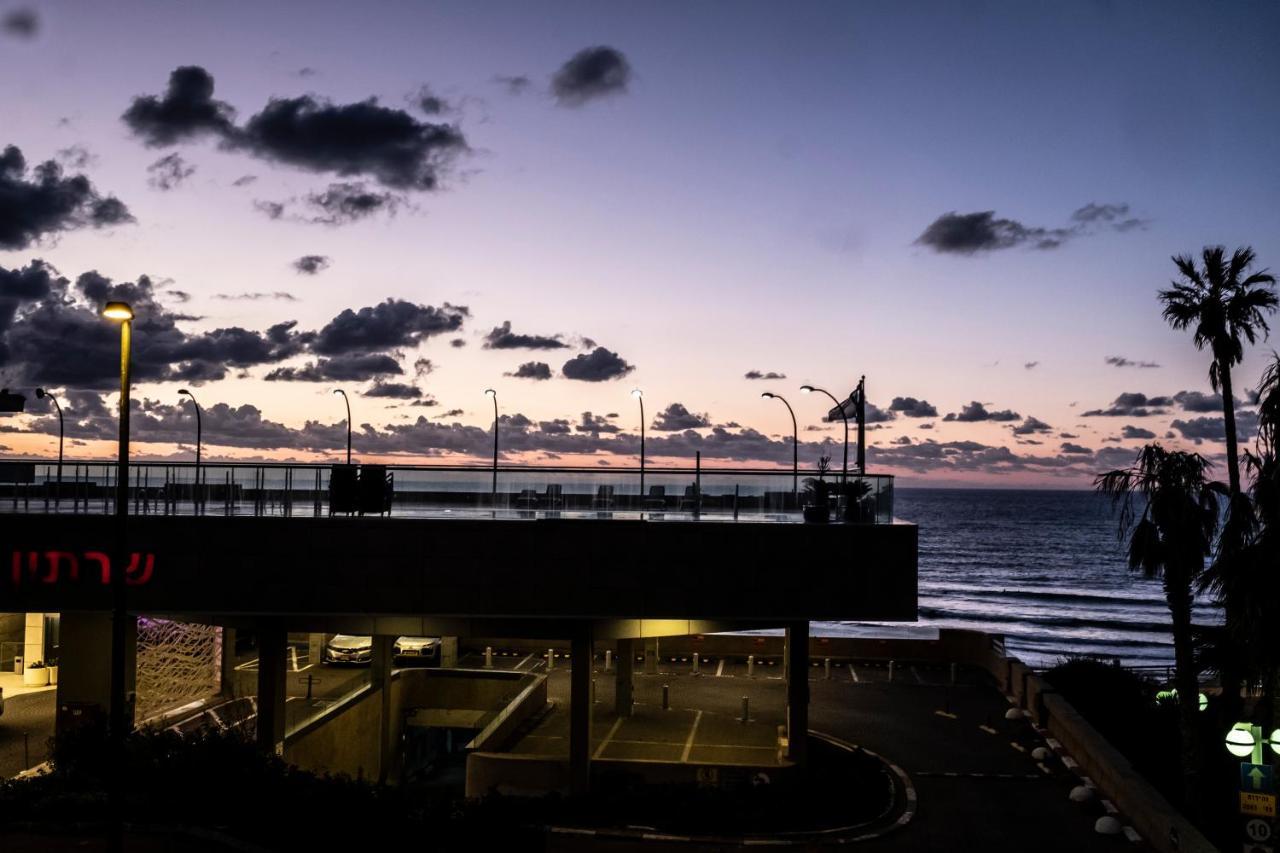 Sea View Apartment Prime Location On The Beach Tel Aviv Exterior photo